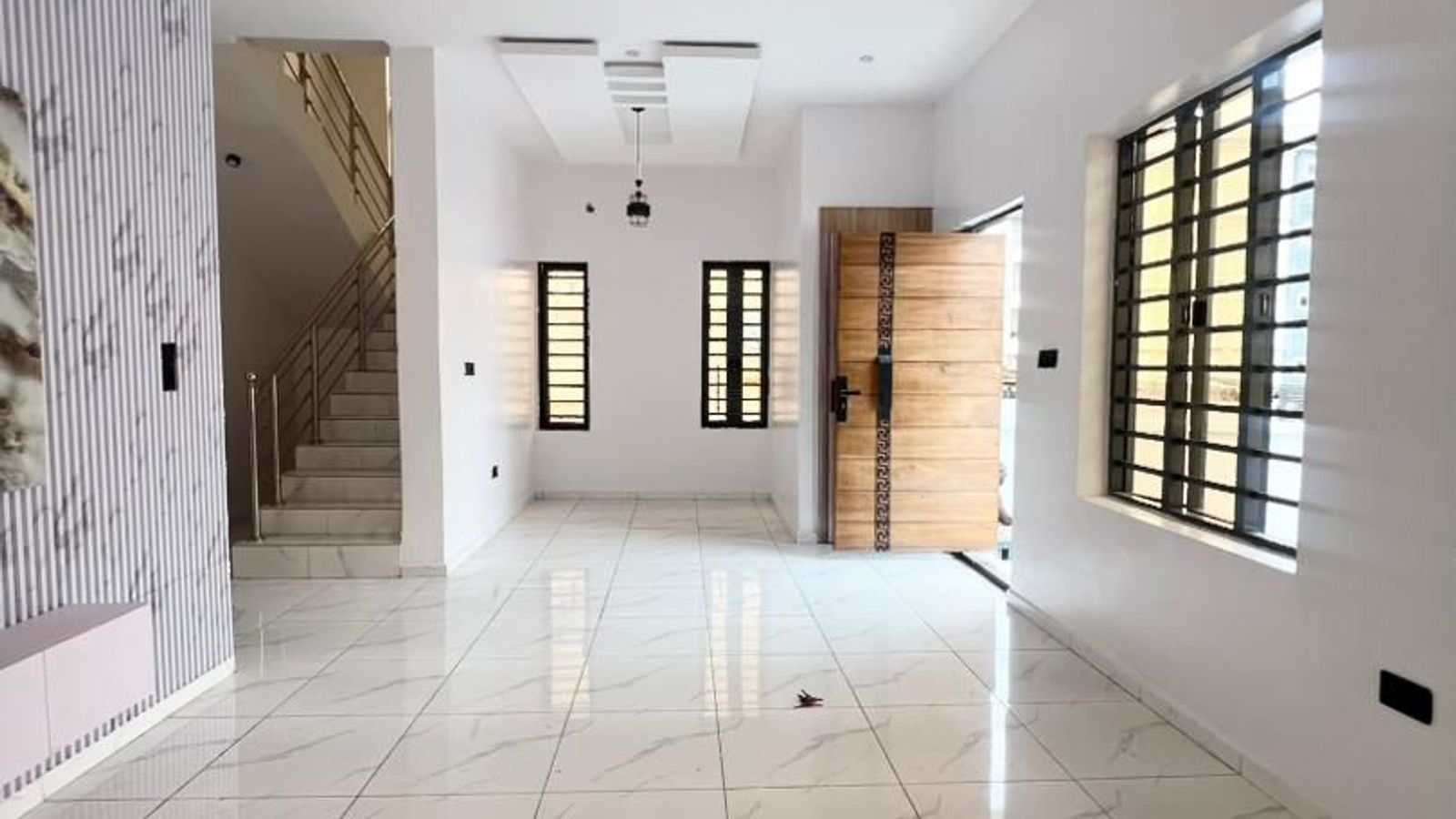 5 Bedroom Fully Detached Duplex