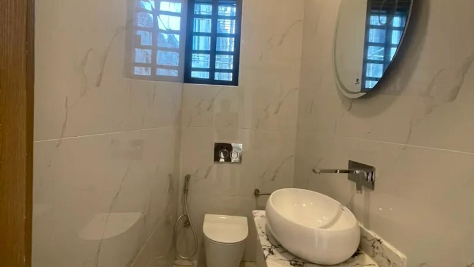4 BEDROOM MAISONETTE WITH BQ