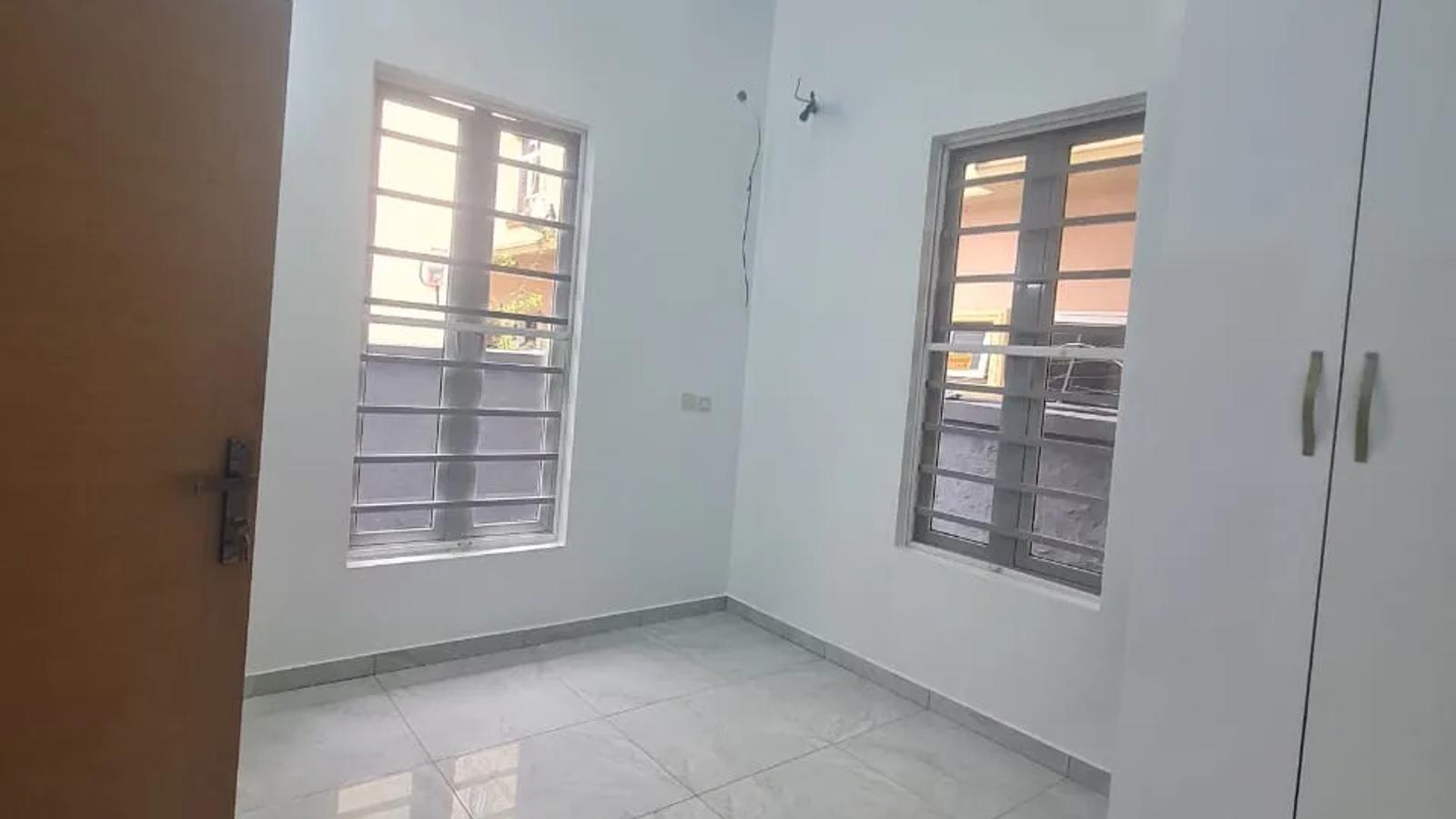 5 Bedroom Fully Detached Duplex