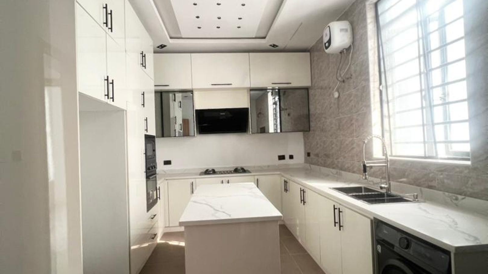 5 Bedroom Fully Detached Duplex