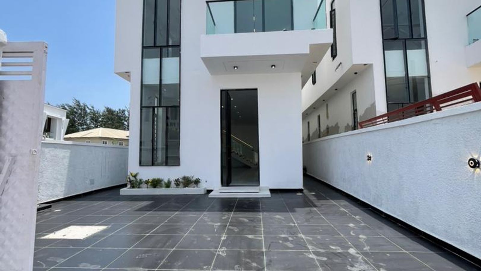 5 Bedroom Fully Detached Duplex