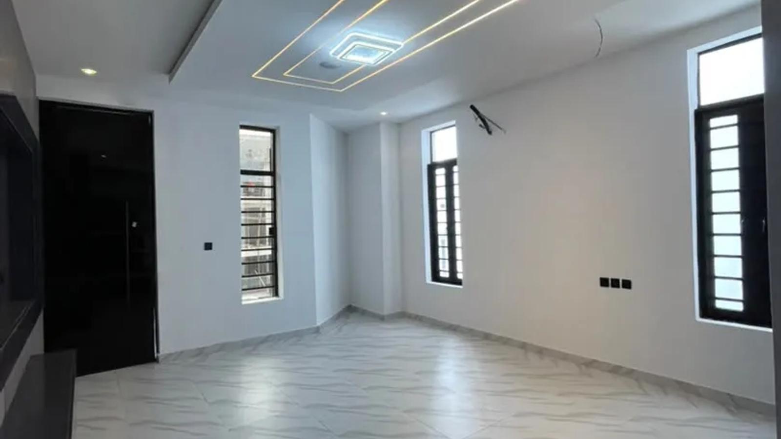 5 Bedroom Fully Detached Duplex