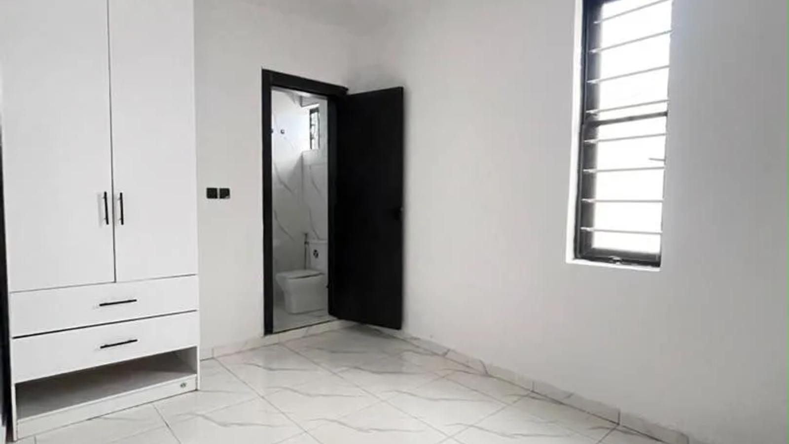 4 BEDROOM SEMI-DETACHED DUPLEX