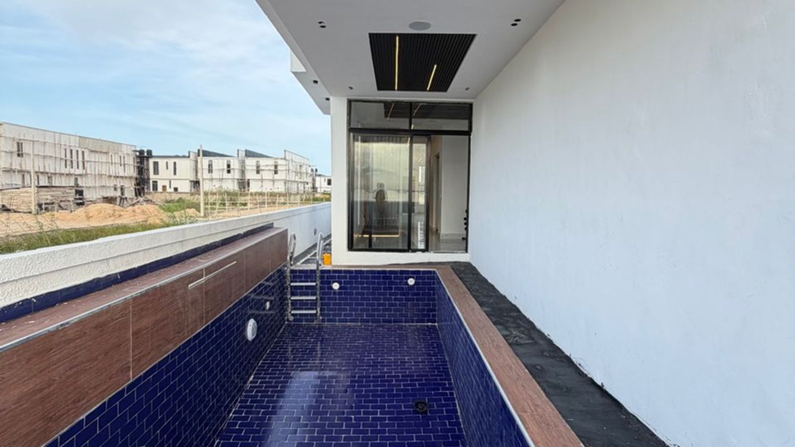 5 Bedroom Fully Detached Duplex