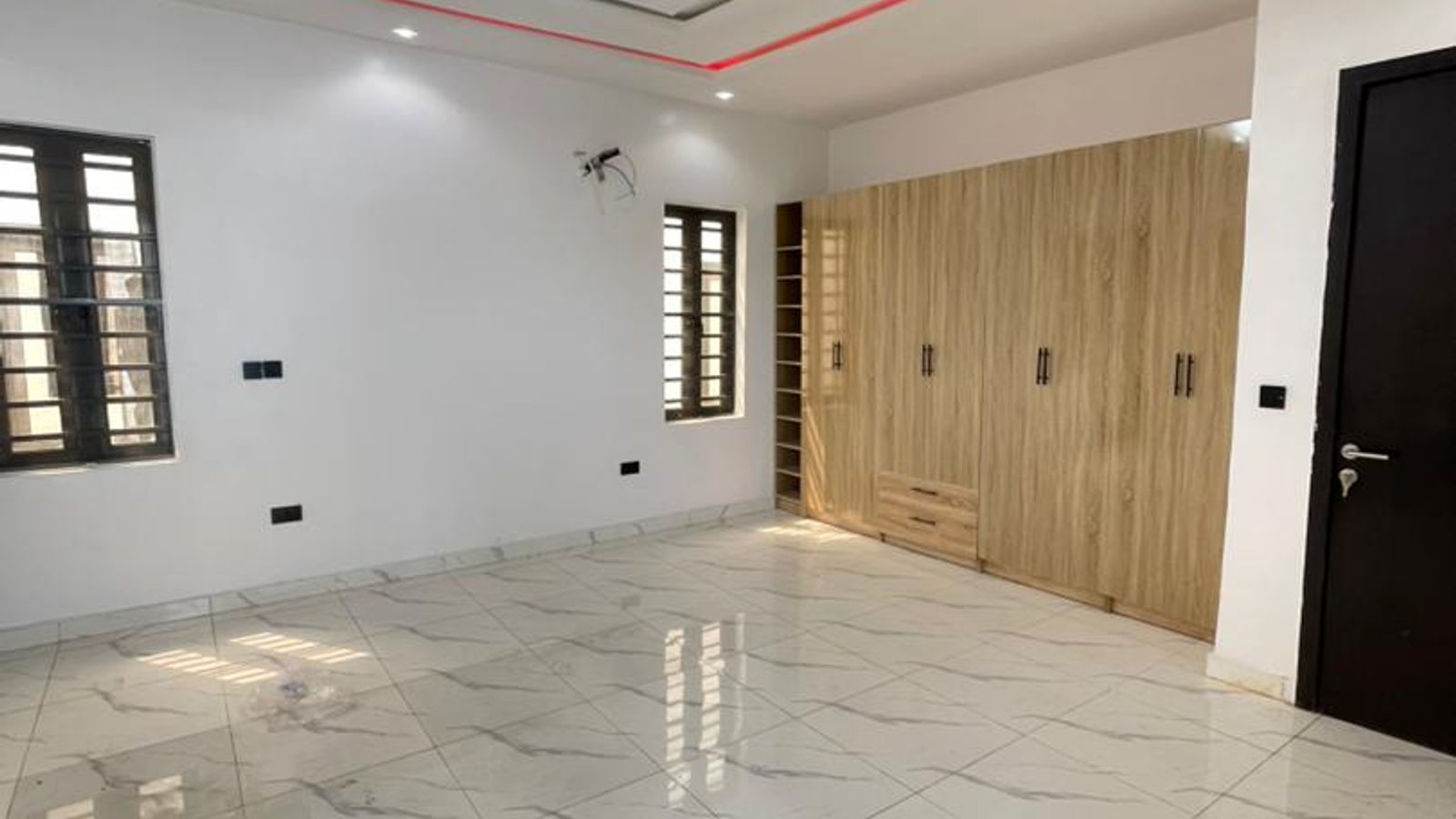 4 Bedroom Fully Detached Duplex