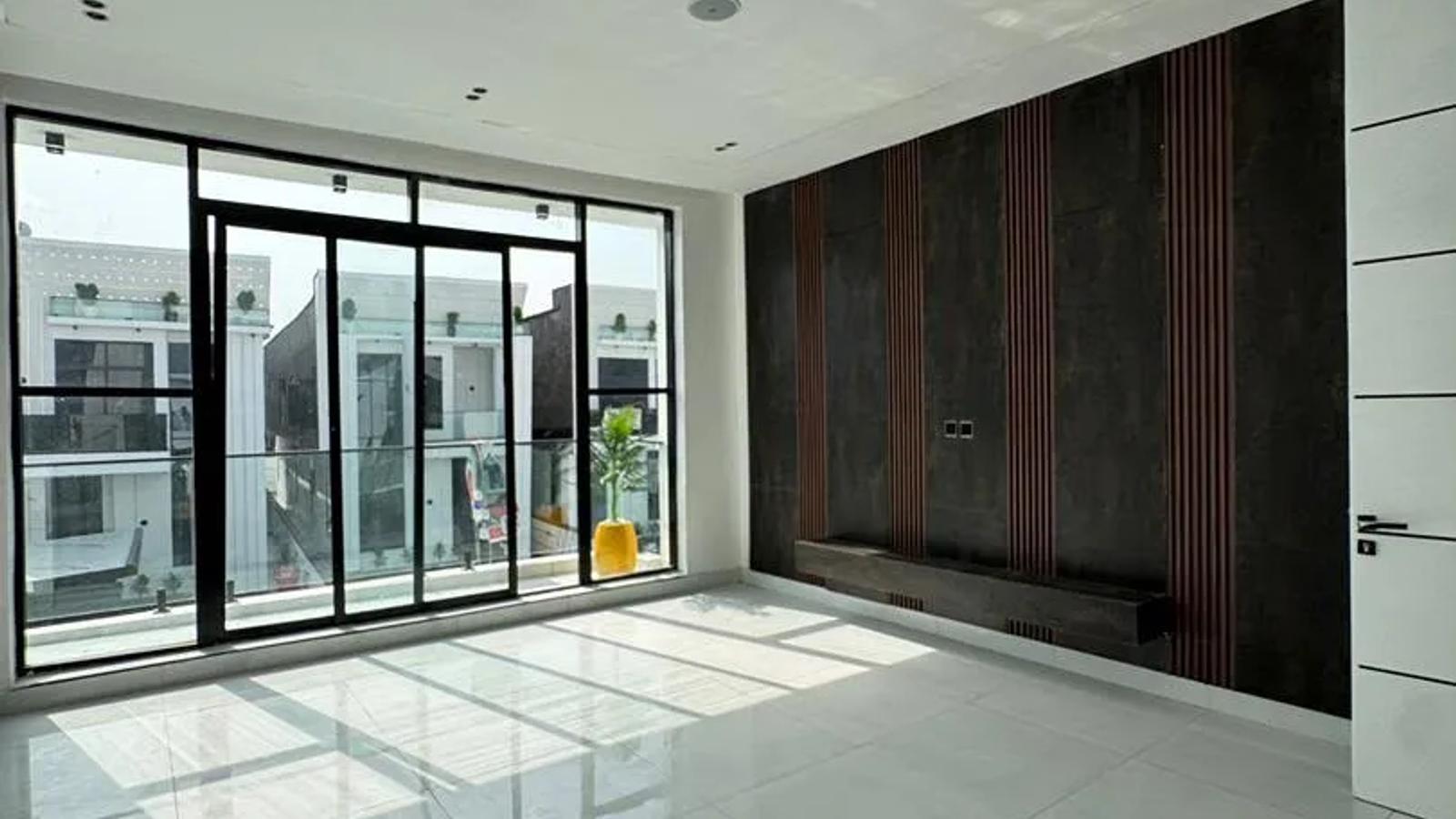 5 Bedroom Fully Detached Duplex