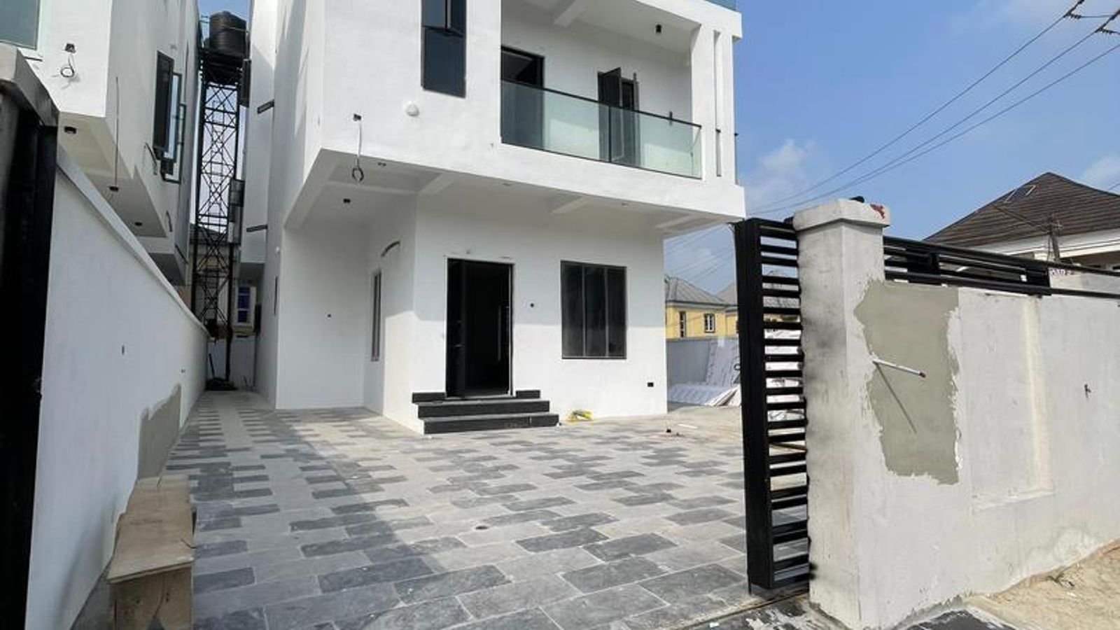 5 Bedroom Fully Detached Duplex