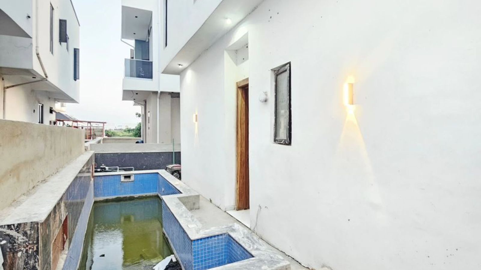 5 Bedroom Fully Detached Duplex