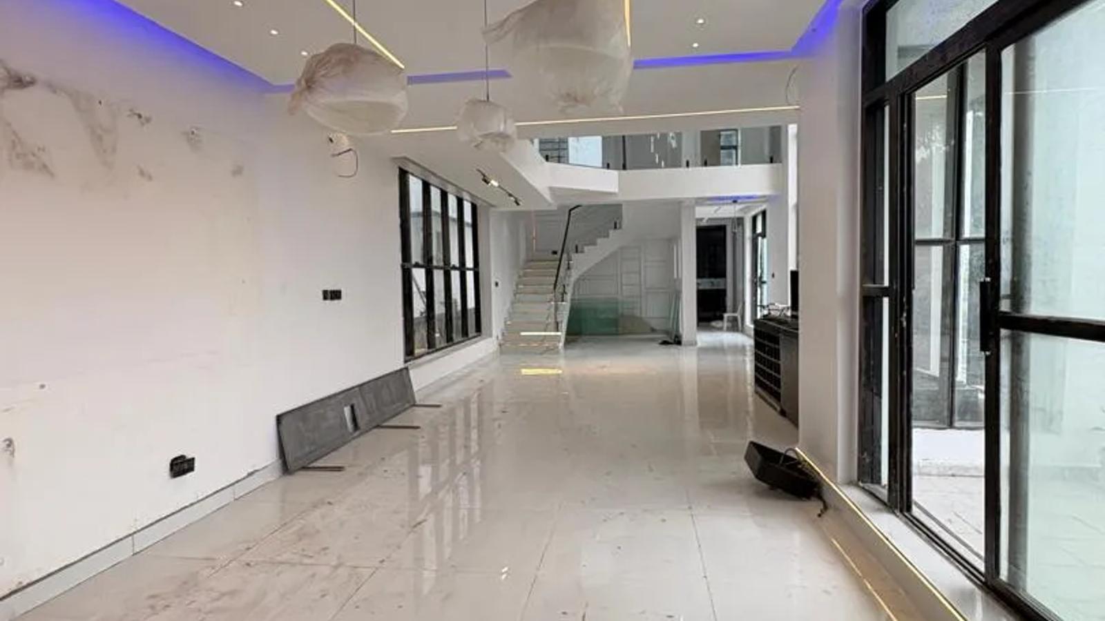 5 Bedroom Fully Detached Duplex