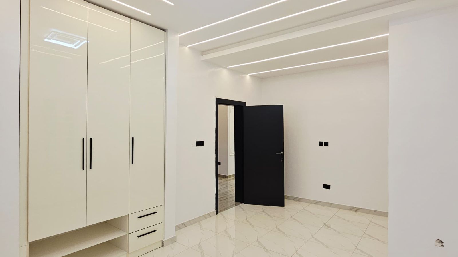 5 Bedroom Fully Detached Duplex