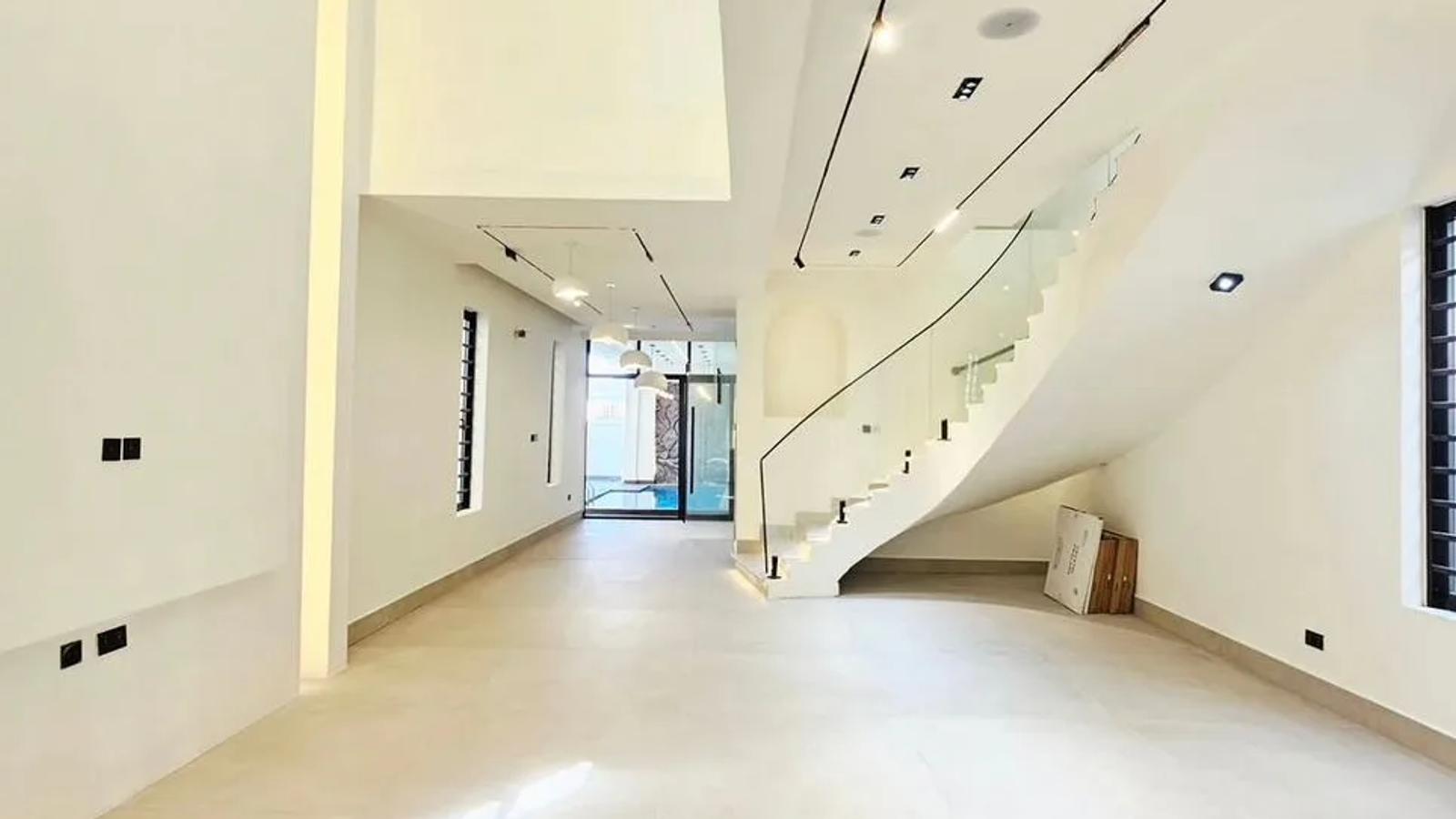 5 Bedroom Fully Detached Duplex