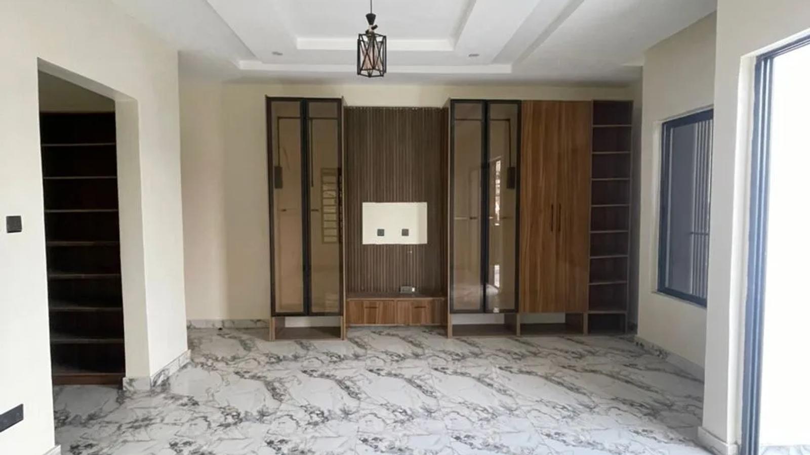 4 BEDROOM SEMI-DETACHED DUPLEX
