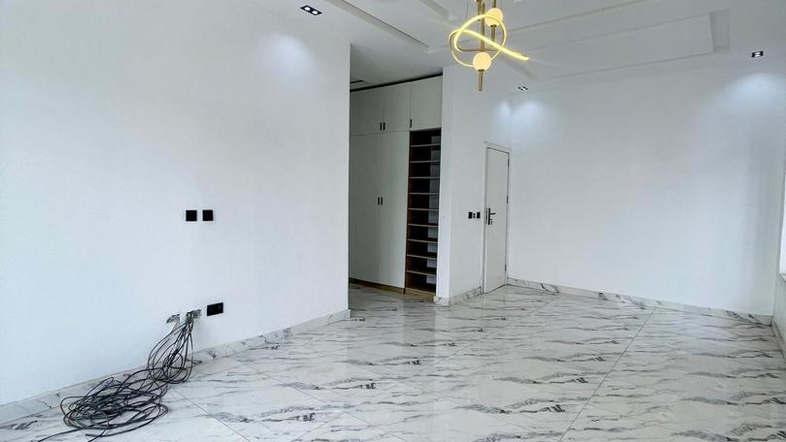 5 Bedroom Fully Detached Duplex