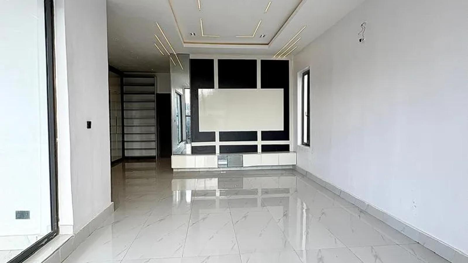 5 Bedroom Fully Detached Duplex