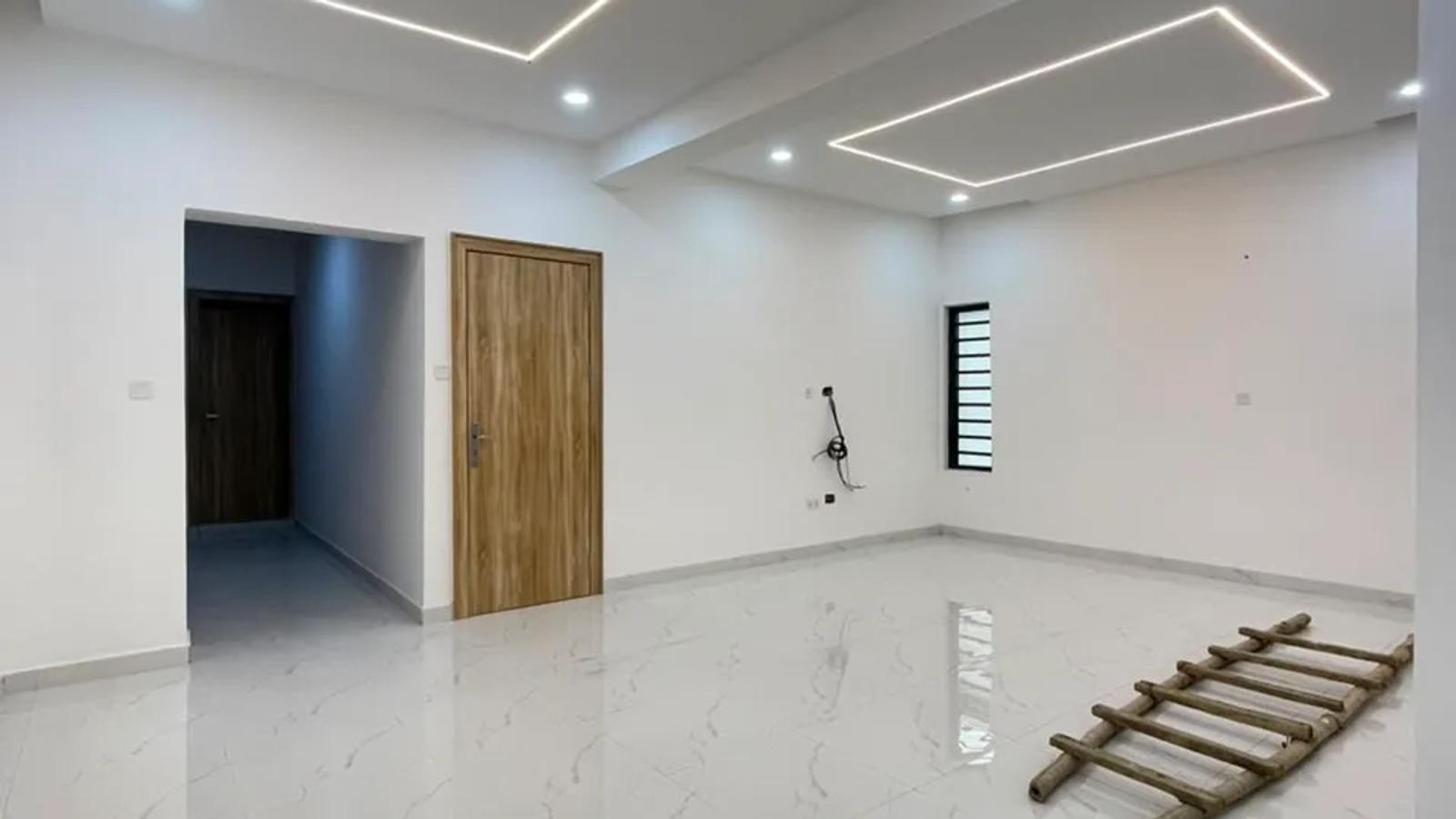 5 BEDROOM FULLY DETACHED DUPLEX WITH BQ