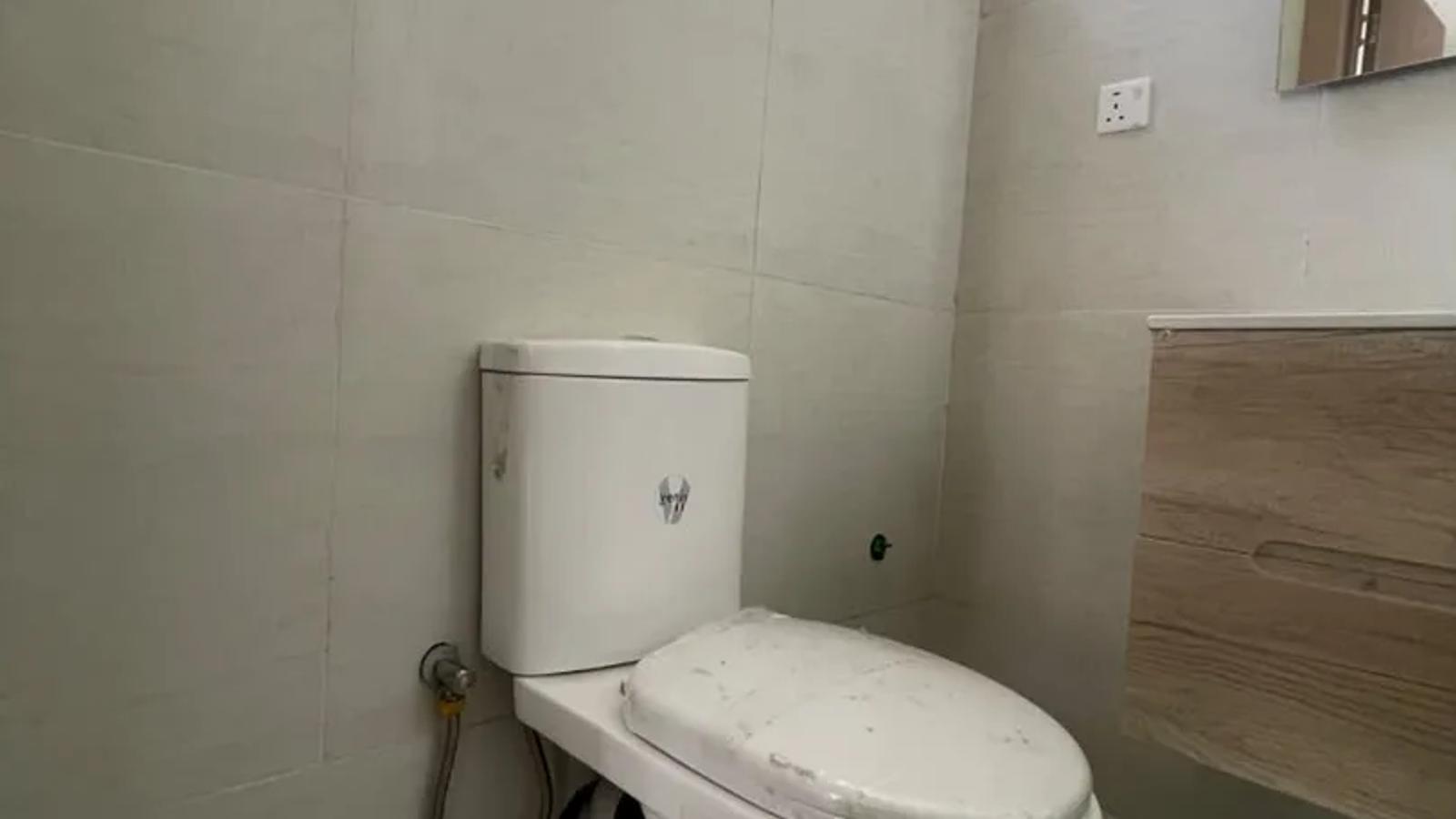 4 BEDROOM FULLY-DETACHED DUPLEX WITH BQ