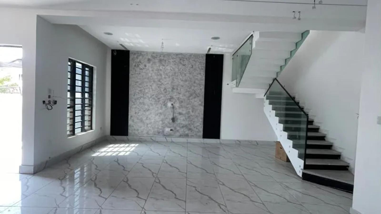 6 Bedroom Fully Detached Duplex