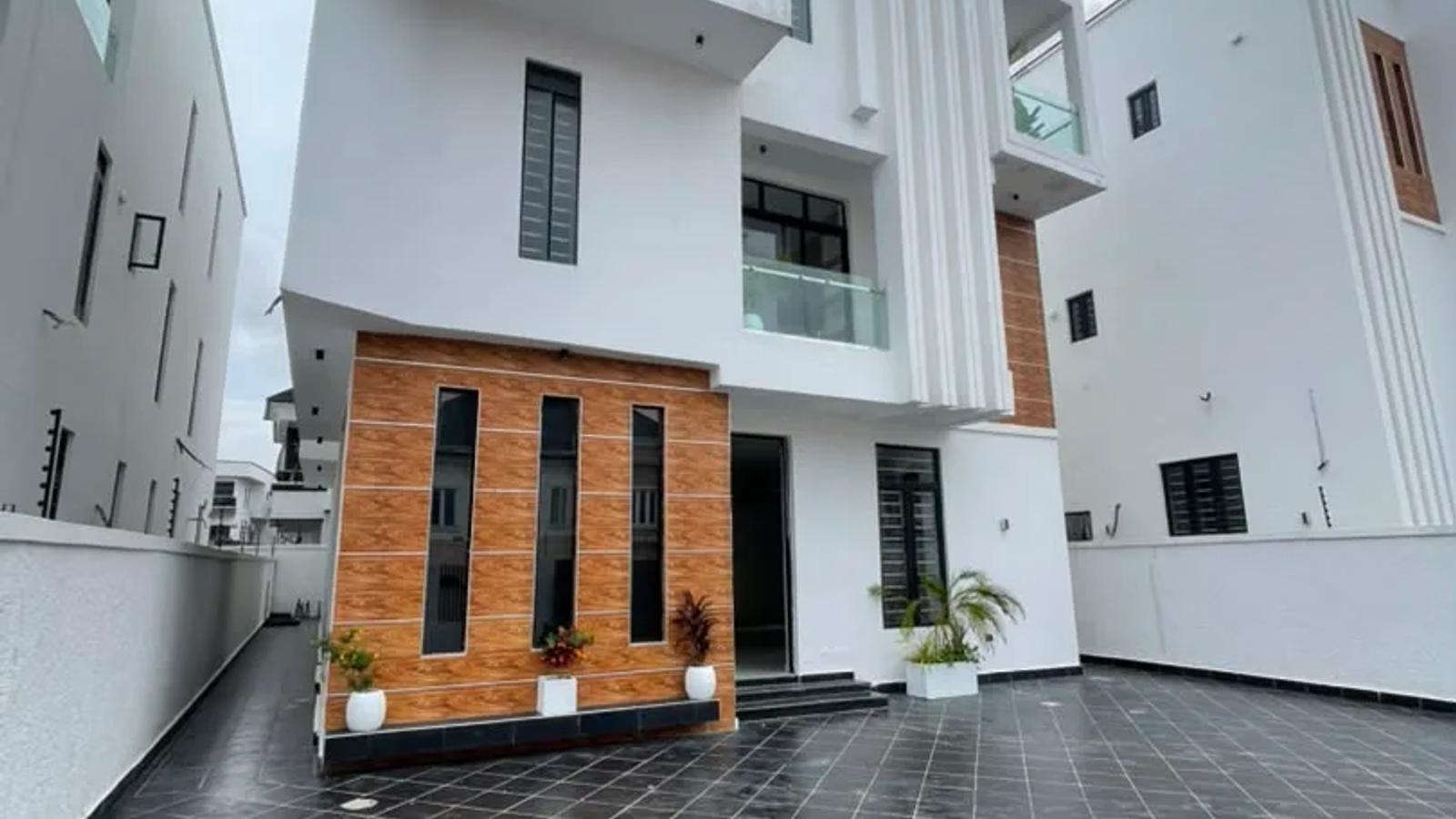 5 Bedroom Fully Detached Duplex