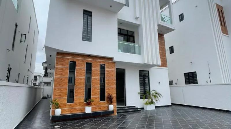 5 Bedroom Fully Detached Duplex