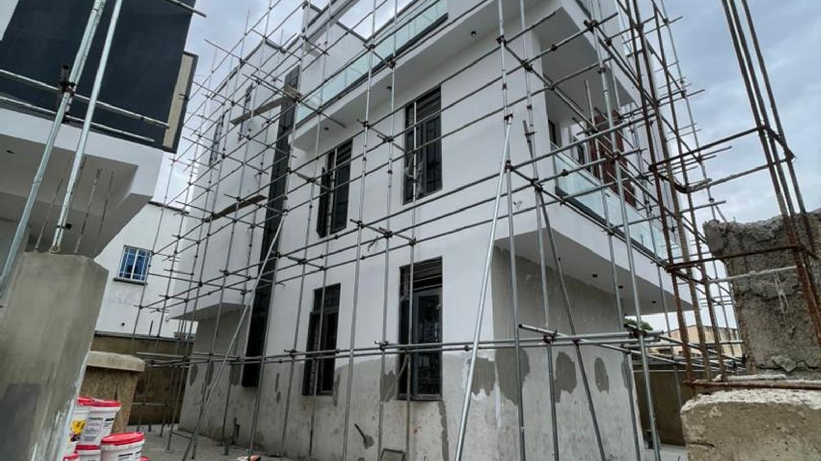5 Bedroom Fully Detached Duplex