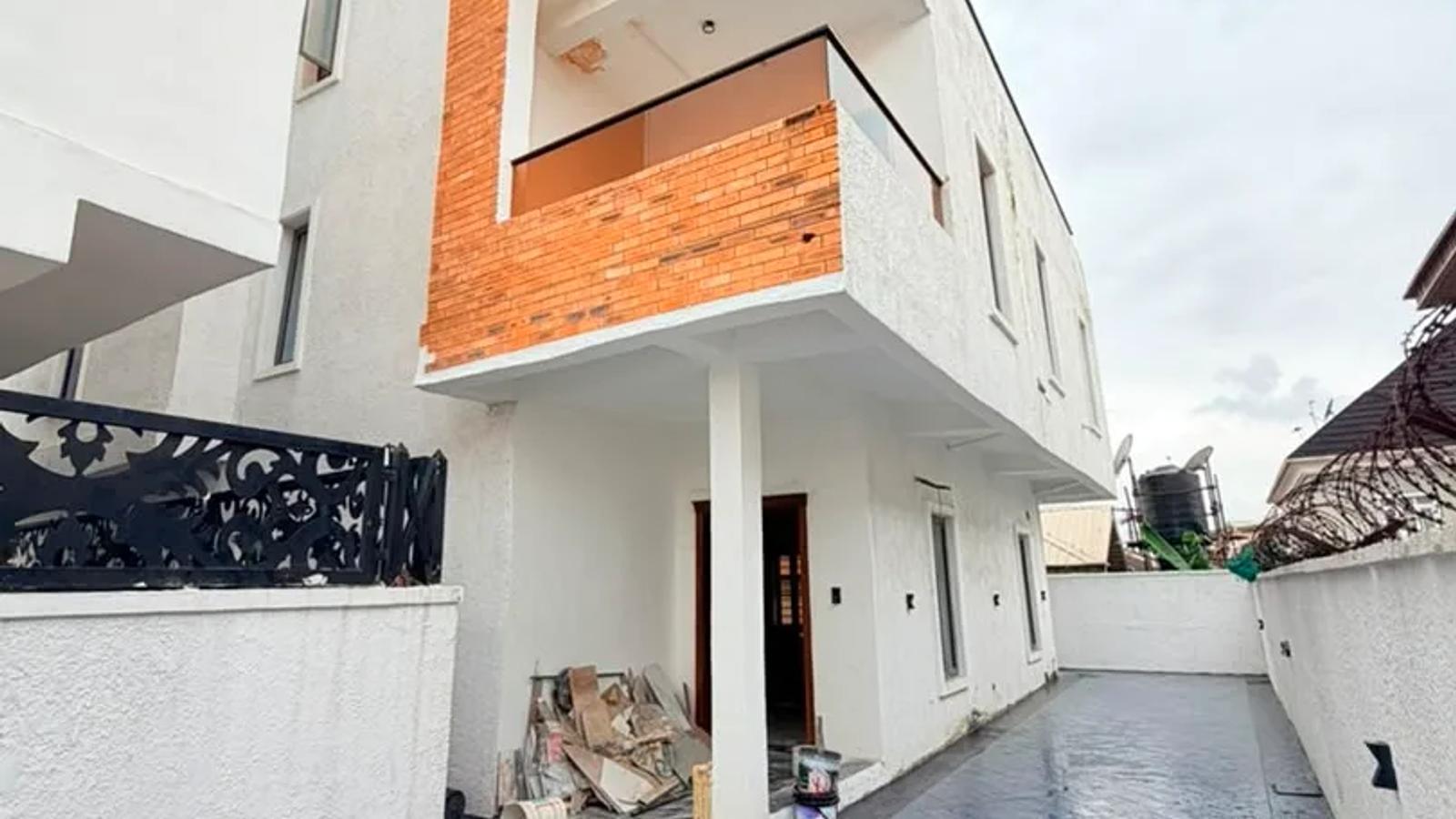 5 Bedroom Fully Detached Duplex