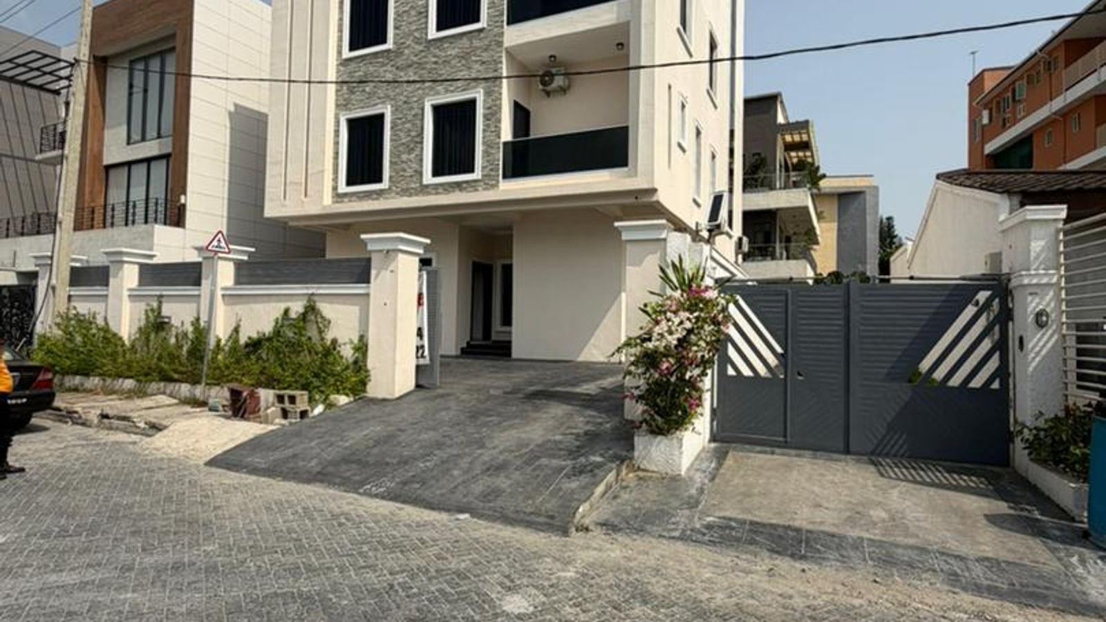 5 Bedroom Fully Detached Duplex
