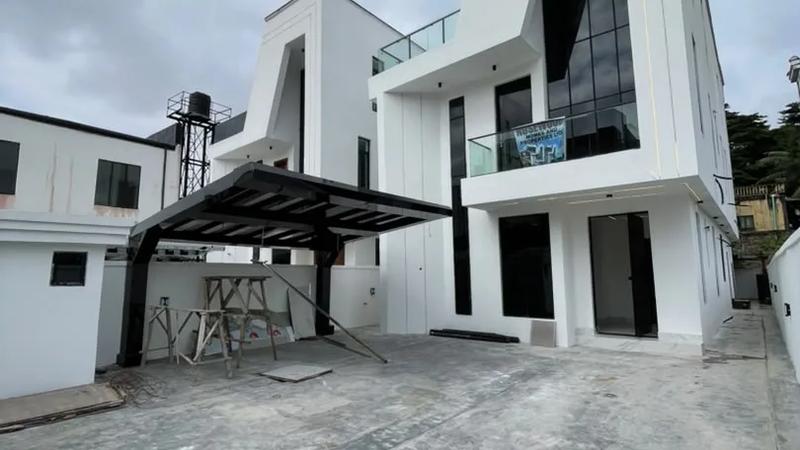 5 Bedroom Fully Detached Duplex