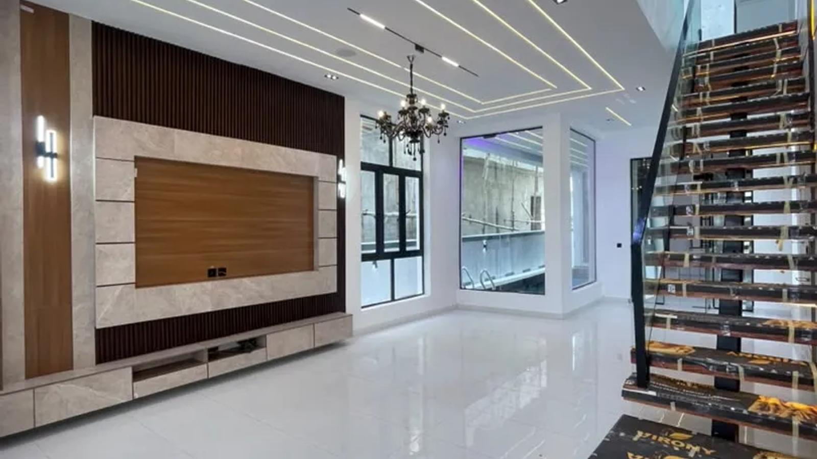 5 BEDROOM FULLY DETACHED DUPLEX WITH BQ