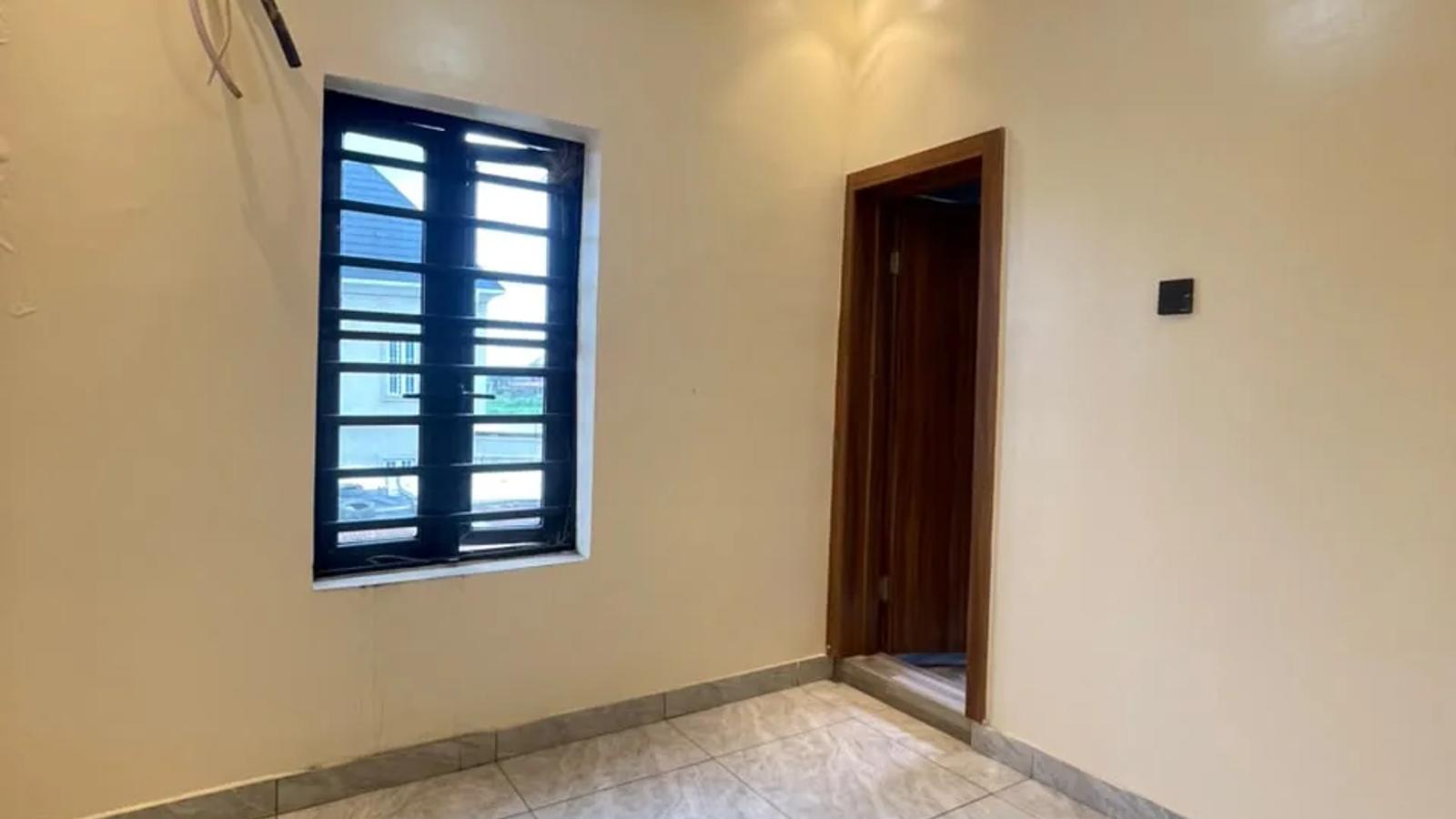5 BEDROOM FULLY-DETACHED DUPLEX WITH BQ