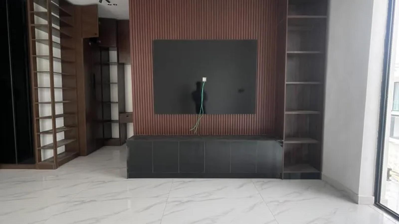 4 BEDROOM FULLY-DETACHED DUPLEX WITH BQ