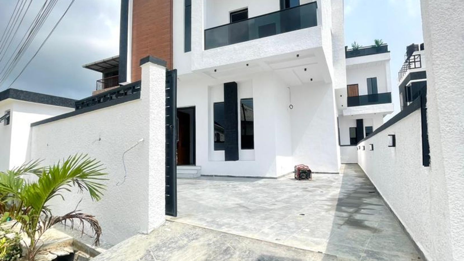 4 Bedroom Fully Detached Duplex