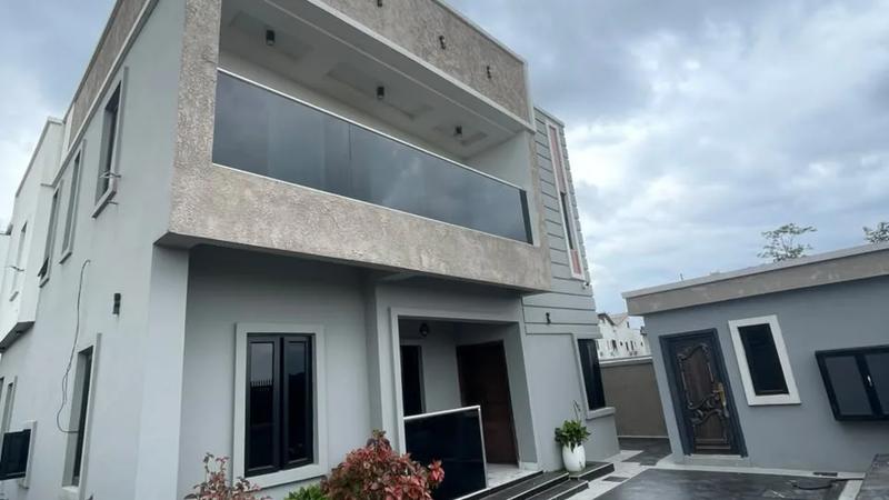 5 BEDROOM FULLY-DETACHED DUPLEX WITH BQ