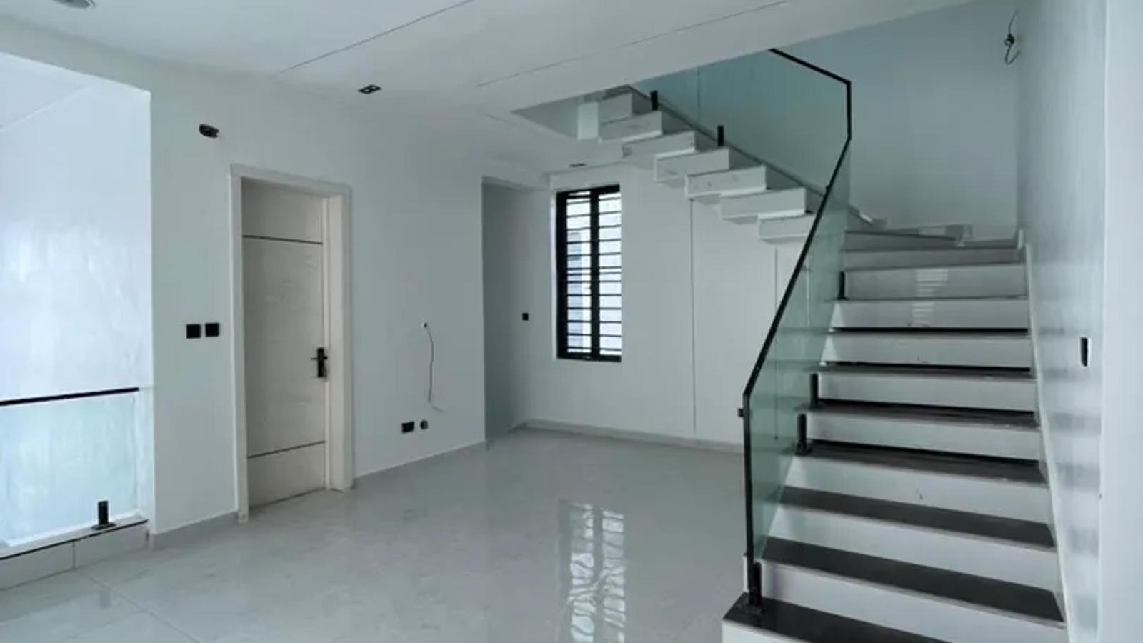 5 Bedroom Fully Detached Duplex