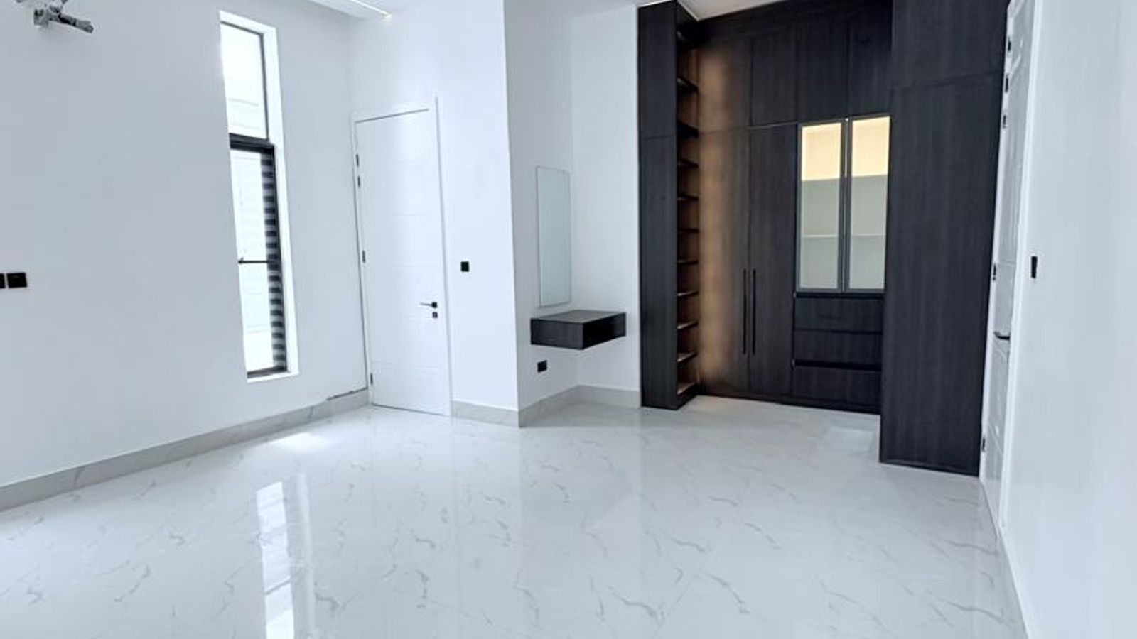 5 Bedroom Fully Detached duplex