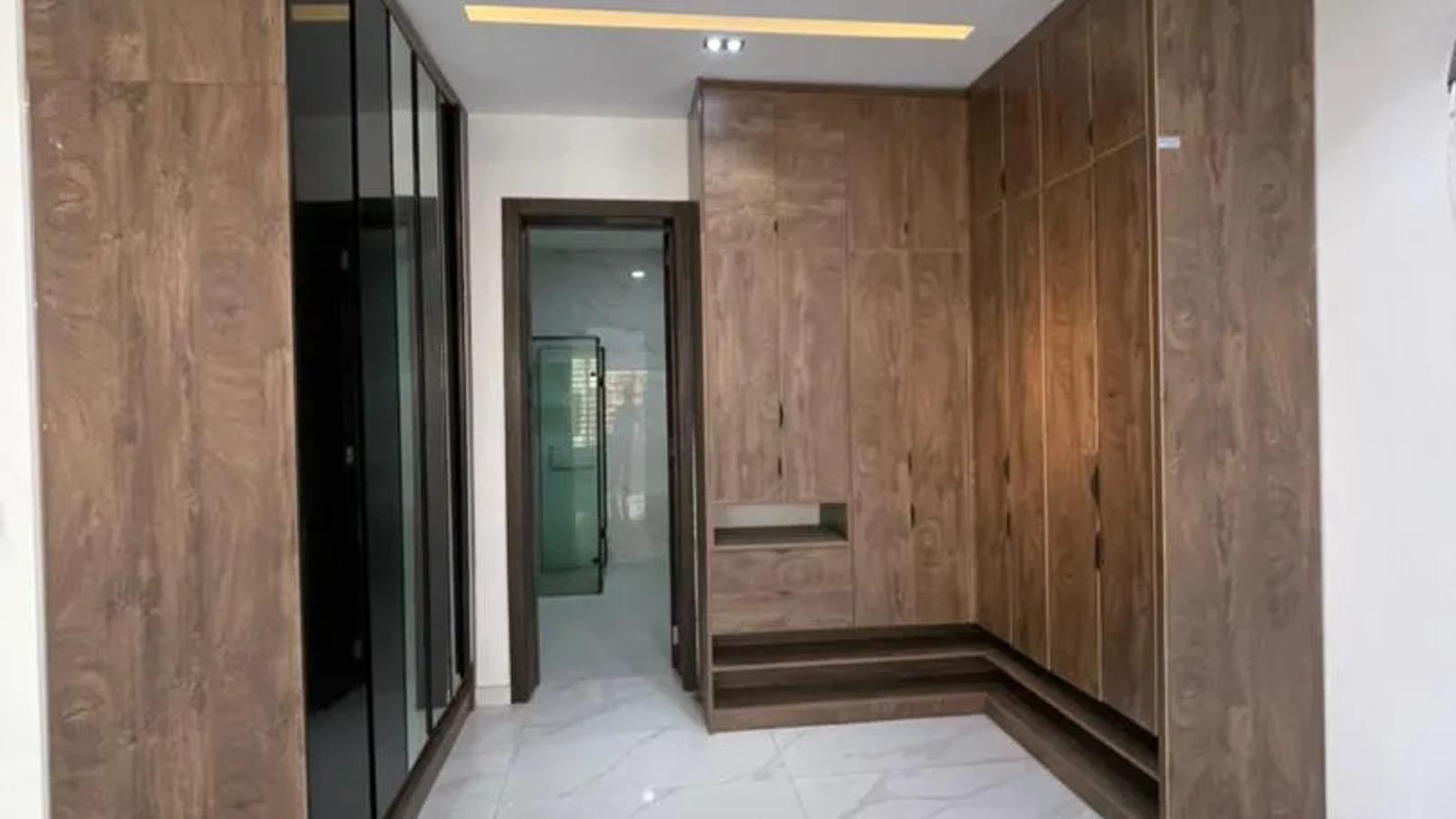 5 Bedroom Fully Detached Duplex