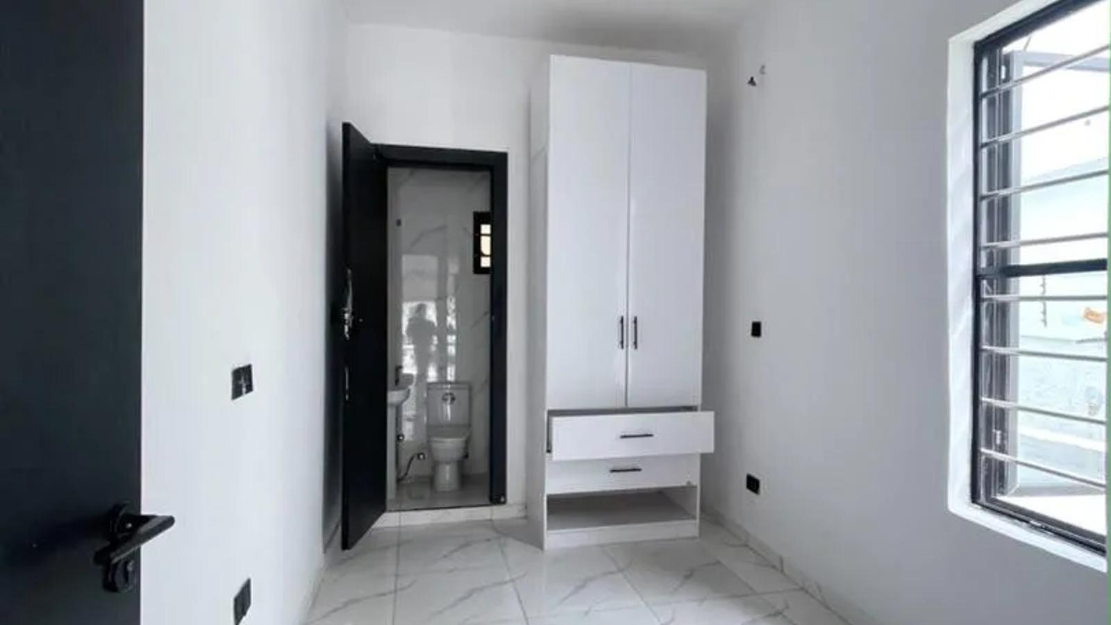 4 BEDROOM SEMI-DETACHED DUPLEX