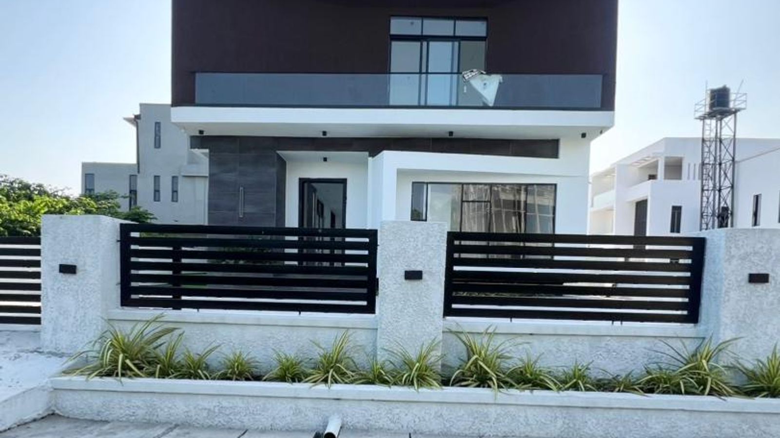 5 Bedroom Fully Detached Duplex