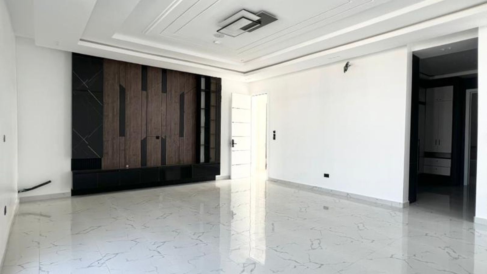 5 Bedroom Fully Detached Duplex