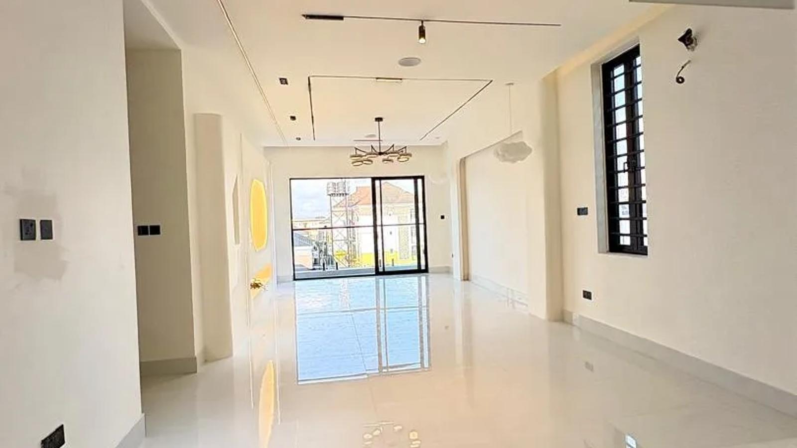 5 Bedroom Fully Detached Duplex
