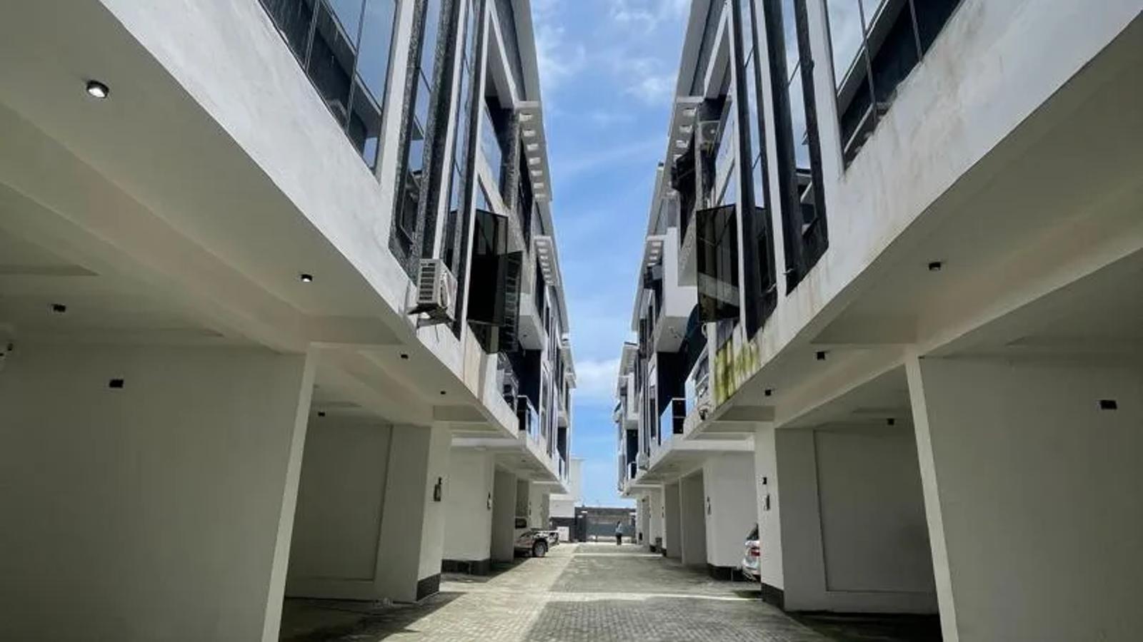 5 Bedroom Semi Detached Duplex