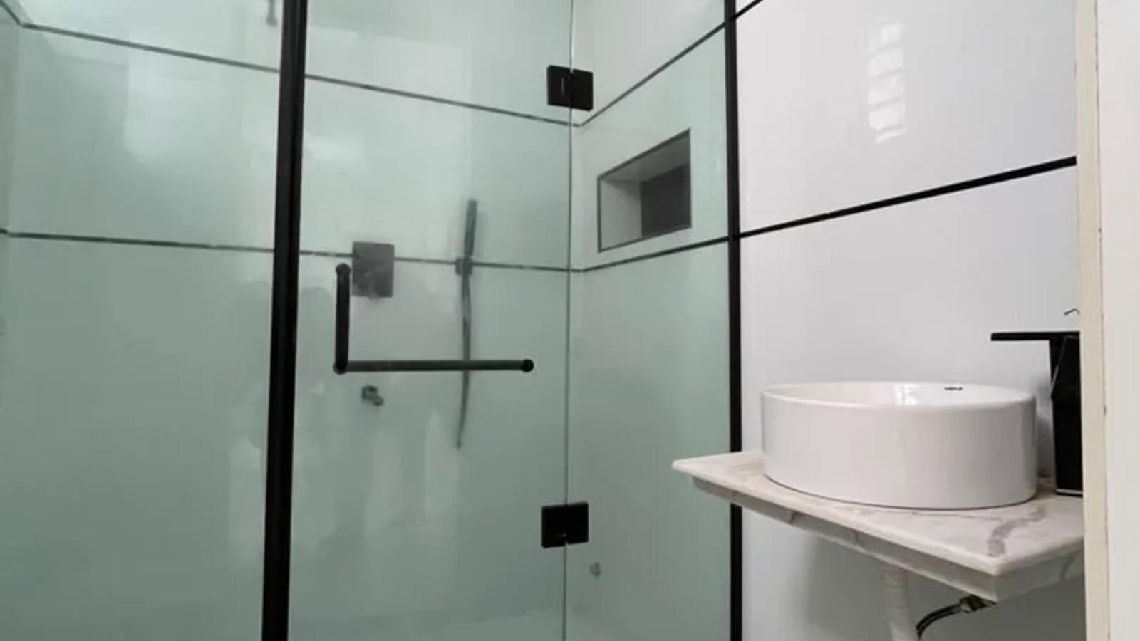 5 Bedroom Fully Detached Duplex