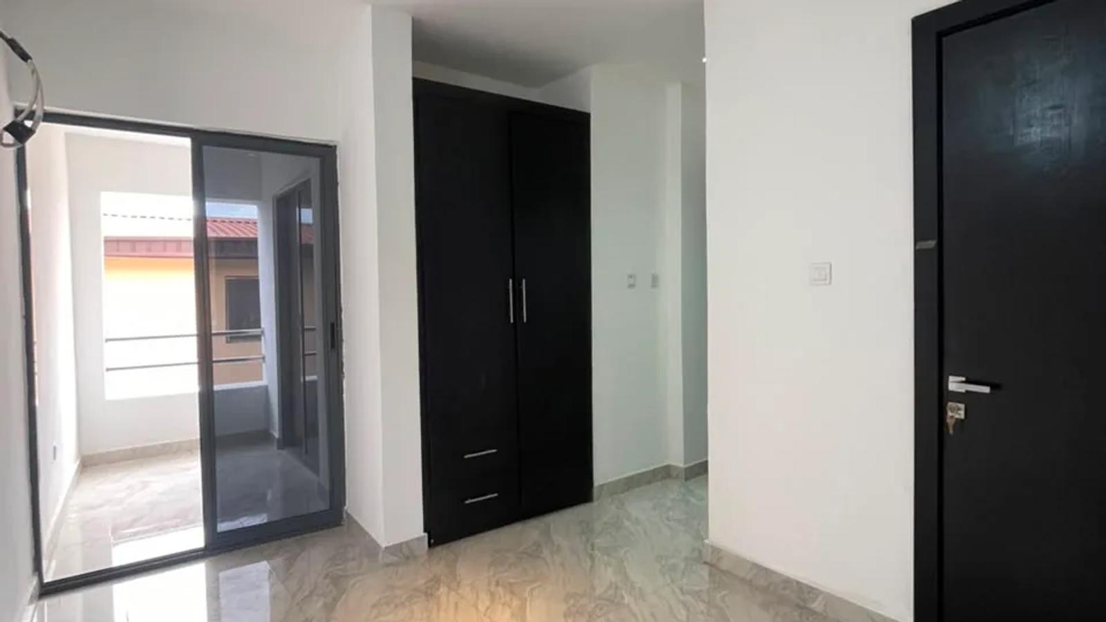 4 BEDROOM TERRACE WITH BQ