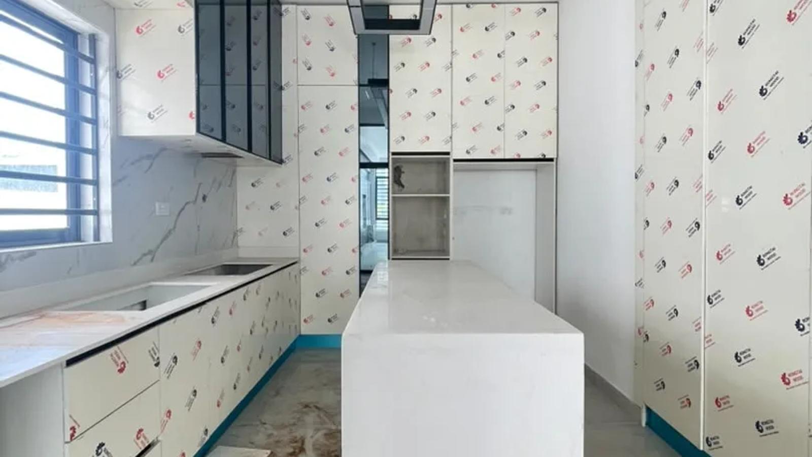 4 BEDROOM FULLY-DETACHED DUPLEX WITH BQ