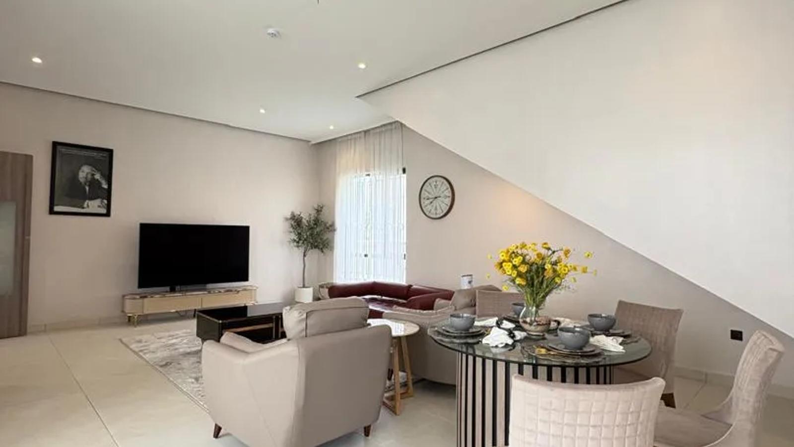 5 Bedroom Fully Detached Duplex