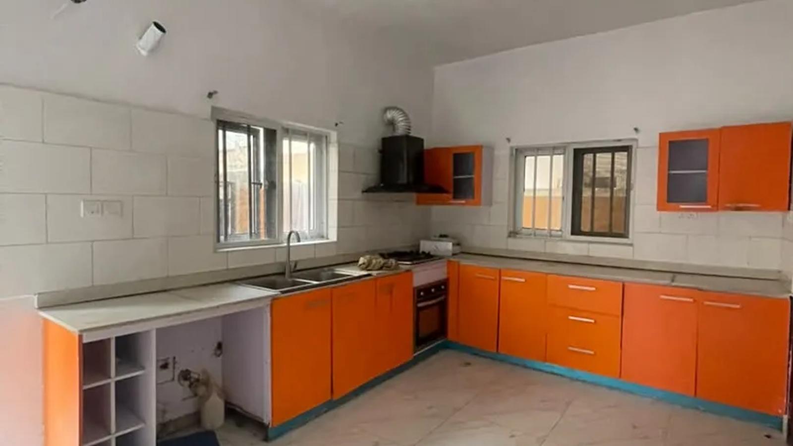 5 Bedroom Semi Detached Duplex