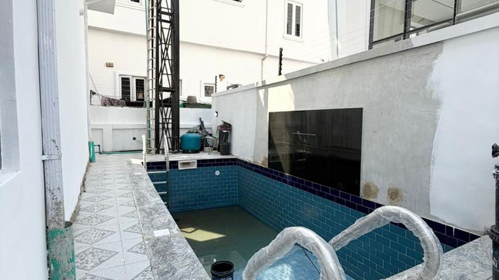 5 Bedroom Fully Detached Duplex