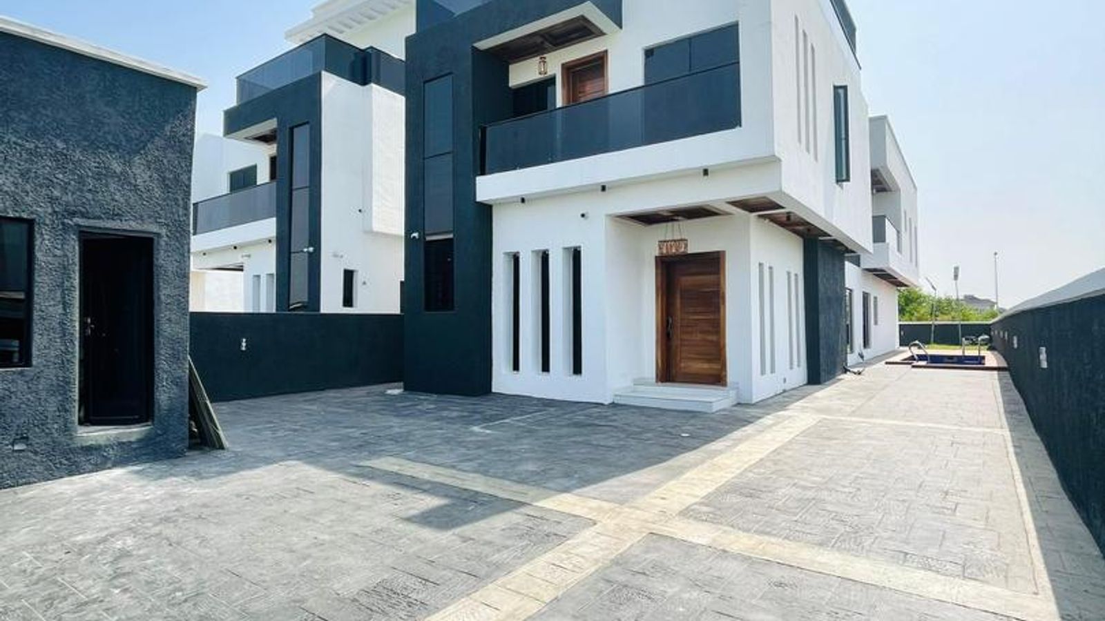 5 Bedroom Fully Detached Duplex