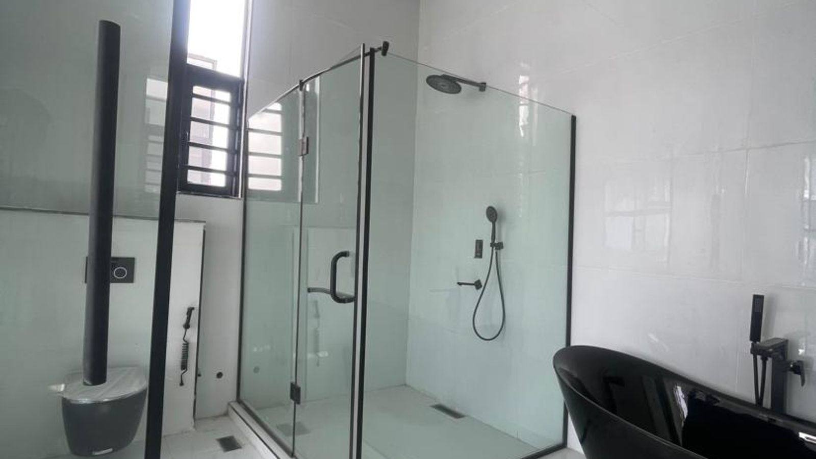 5 Bedroom Fully Detached Duplex