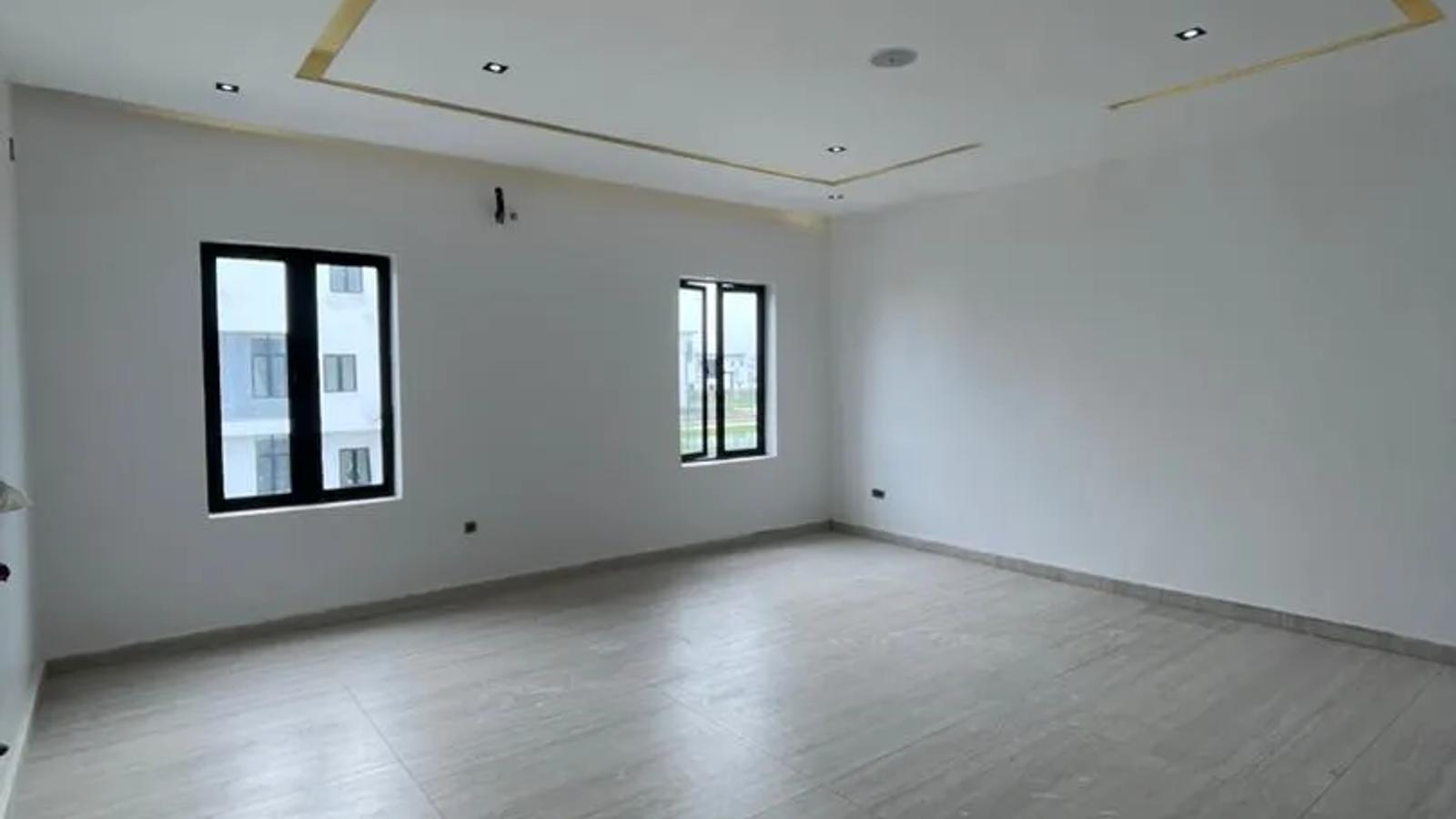 7 Bedroom Fully Detached Duplex