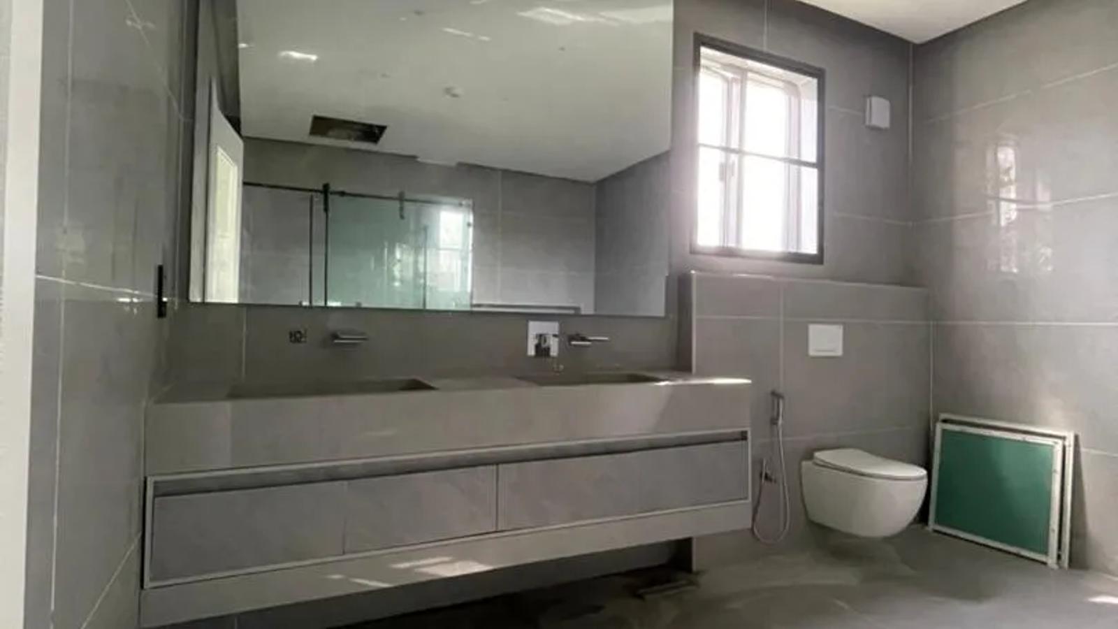 5 Bedroom Semi-Detached Duplex
